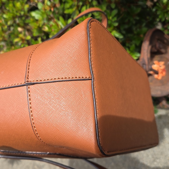 GUESS "RODNEY" Carmel Crosshatch Structured vinyl Tote NWOT - Picture 13 of 16